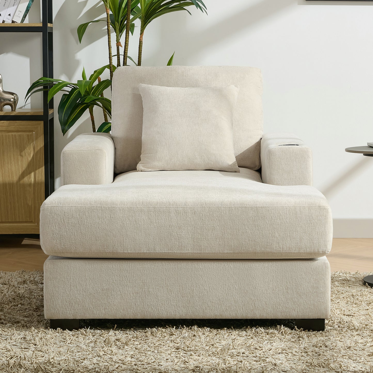 The Executive Lounge Oversized Smart Chaise Chair